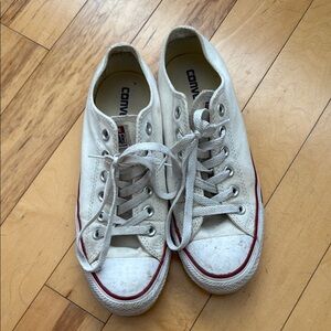 Classic White Canvas Converse Sneakers women’s 8